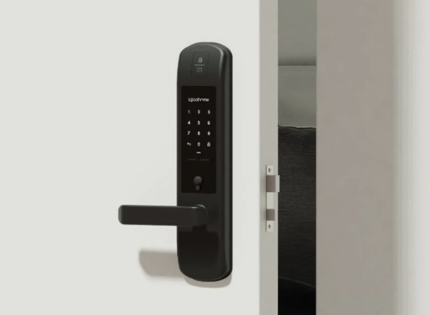 keyless entry for rental properties with Salto